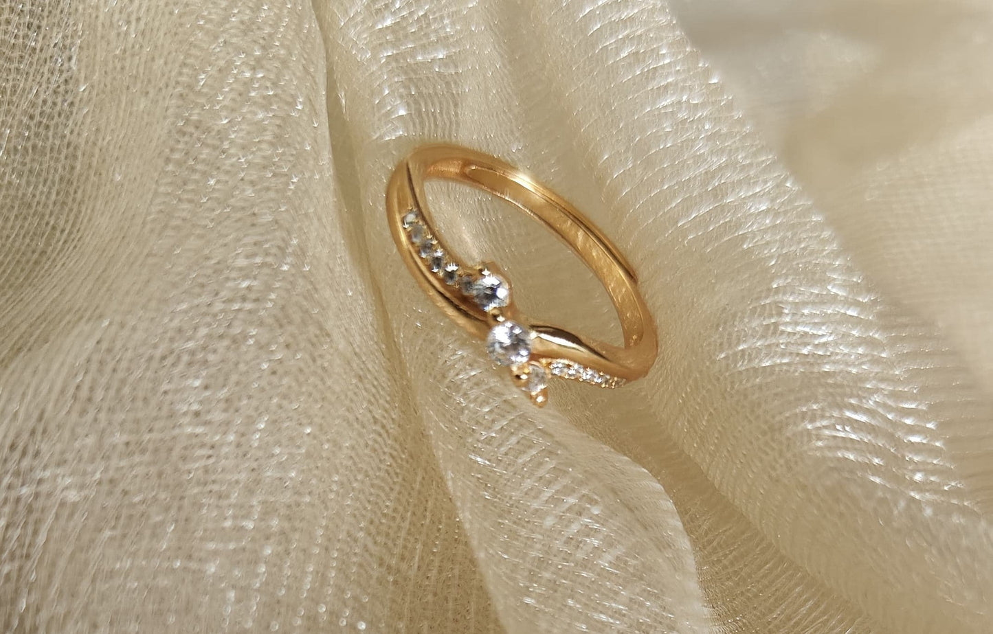 92.5 STERLING SILVER STUD DESIGN RING image 0