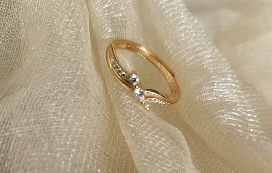 92.5 STERLING SILVER STUD DESIGN RING image 0